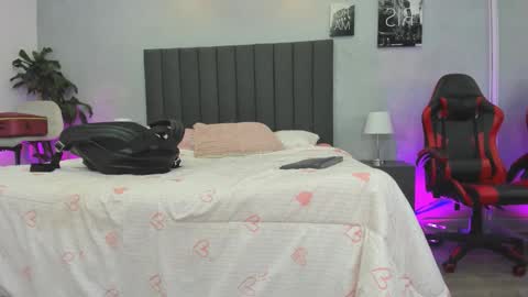 Kendra London online show from 03-23-26, 11:14