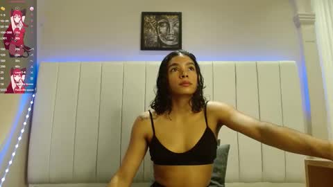 kendra_lux1 online show from 11-11-25, 01:44