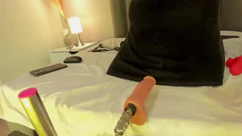 kendrachavez_ online show from 11-14-25, 12:53