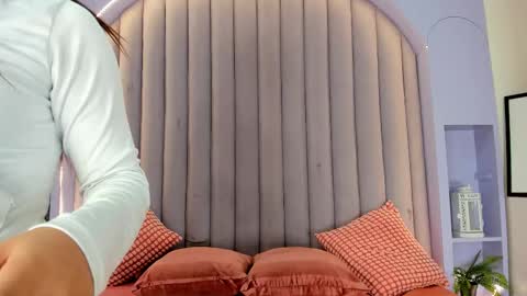 Snapshot of kendracollins_ chatting on 09-28-25, 11:15 Kendra online show from 09-28-25, 11:15
