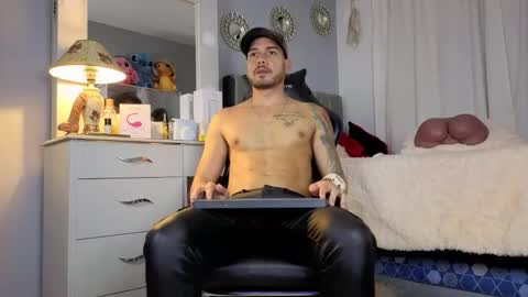 Chriss Morales online show from 01-15-26, 01:21