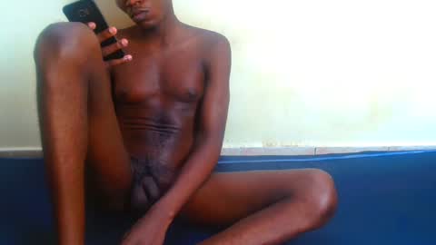 Snapshot of kenia_couples chatting on 01-23-25, 02:02 Nelian and Emma online show from 01-23-25, 02:02