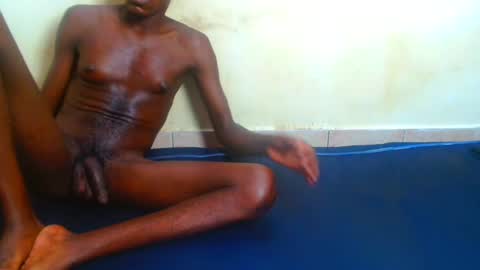 Snapshot of kenia_couples chatting on 01-23-25, 04:59 Nelian and Emma online show from 01-23-25, 04:59