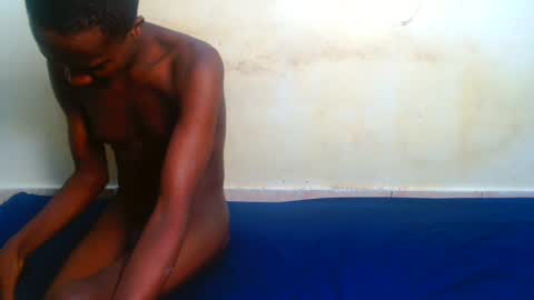 Snapshot of kenia_couples chatting on 02-01-25, 02:05 Nelian and Emma online show from 02-01-25, 02:05