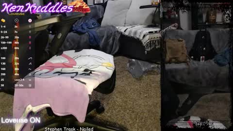 Snapshot of kenkuddles chatting on 11-06-25, 01:28 Ken Kuddles online show from 11-06-25, 01:28