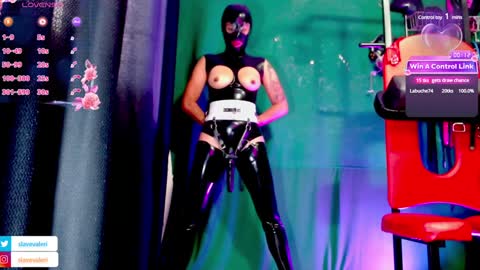 Snapshot of kenllyhot_and_valeriahell chatting on 01-24-25, 01:25 Valeria slave online show from 01-24-25, 01:25