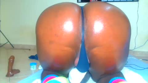 Snapshot of kenna_ass chatting on 01-15-25, 08:16 Kenia online show from 01-15-25, 08:16