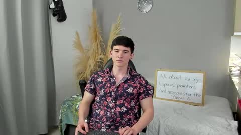 Santiago online show from 02-28-26, 05:52