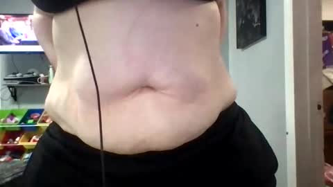 Snapshot of kenzibb chatting on 10-31-25, 01:56 kenzibb online show from 10-31-25, 01:56