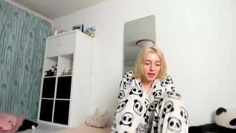 Kenzie online show from 10-09-25, 06:11