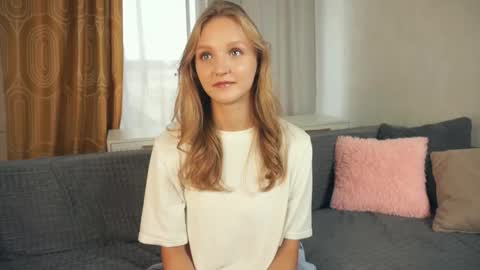 Maia online show from 09-22-25, 07:21