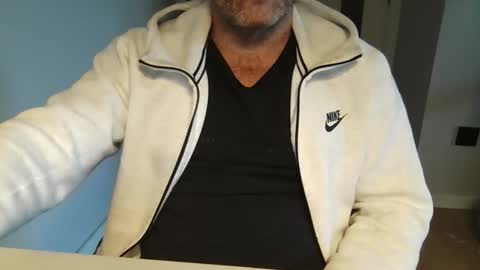 Anton online show from 12-17-25, 04:02