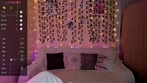 Snapshot of kerrimedders chatting on 01-15-26, 08:19 Kerri online show from 01-15-26, 08:19