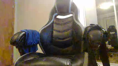 Snapshot of kert19 chatting on 02-12-25, 04:33 KerKER online show from 02-12-25, 04:33