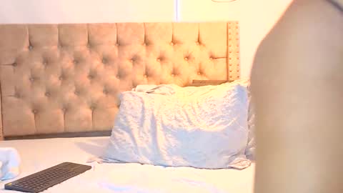 Kery Hillson online show from 11-07-25, 01:55