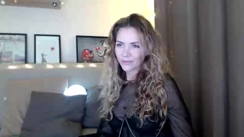 Snapshot of kessiecage chatting on 12-13-24, 09:41 kessiecage online show from 12-13-24, 09:41