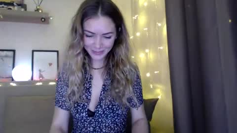 Snapshot of kessiecage chatting on 12-18-24, 08:14 kessiecage online show from 12-18-24, 08:14