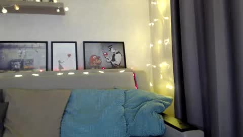 Snapshot of kessiecage chatting on 12-22-24, 08:03 kessiecage online show from 12-22-24, 08:03