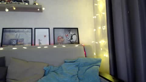 Snapshot of kessiecage chatting on 12-22-24, 11:09 kessiecage online show from 12-22-24, 11:09