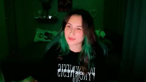 Snapshot of keti_moon chatting on 11-12-25, 05:35 Keti 3 online show from 11-12-25, 05:35