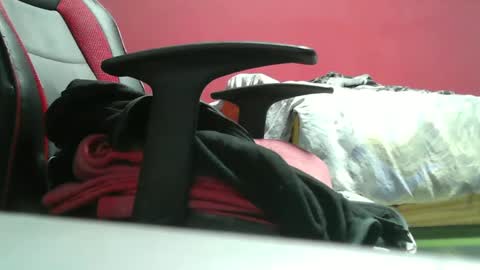 kev19922 online show from 02-21-25, 08:49