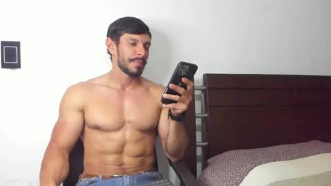 kevin_malone22 online show from 11-04-25, 01:38