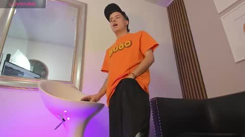 Sexy  Hot Kevin online show from 10-21-25, 09:04