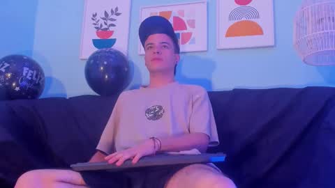 Sexy  Hot Kevin online show from 11-12-25, 01:33