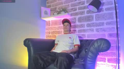 Sexy  Hot Kevin online show from 11-17-25, 09:42