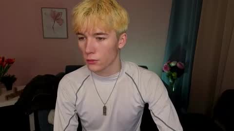 Snapshot of kevinparke chatting on 02-05-26, 02:11 Kevin online show from 02-05-26, 02:11