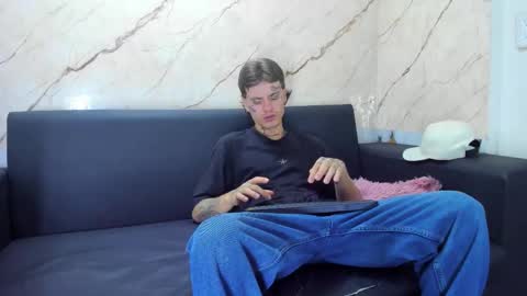 Snapshot of kevinperlas_ chatting on 11-24-25, 08:41 kevinperlas_ online show from 11-24-25, 08:41