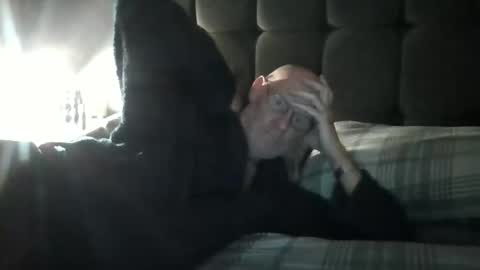 kevlooking4sez online show from 10-27-25, 12:36