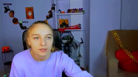 Snapshot of keylas_moan chatting on 11-03-25, 01:12 Keylas online show from 11-03-25, 01:12