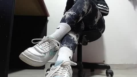     online show from 11-28-25, 10:12