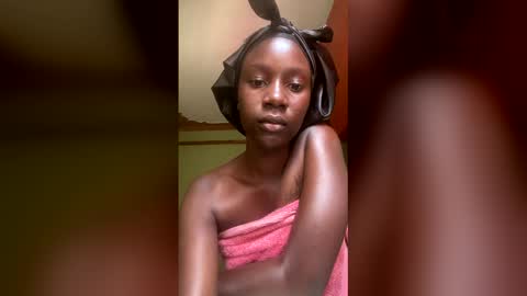 Snapshot of kezrinah16 chatting on 04-10-26, 10:53 Kezrinah16 online show from 04-10-26, 10:53