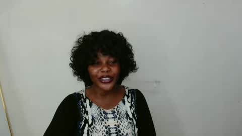 Snapshot of khaleesi7777777 chatting on 03-10-25, 02:05 Khaleesi online show from 03-10-25, 02:05