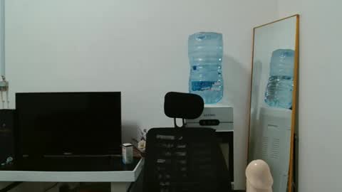 Snapshot of khaleesi7777777 chatting on 11-27-25, 06:15 Khaleesi online show from 11-27-25, 06:15