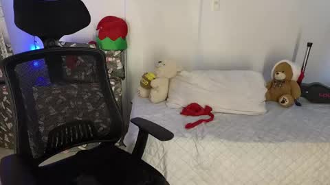 Snapshot of kharelys_777 chatting on 12-25-24, 02:46 Karelys M. online show from 12-25-24, 02:46