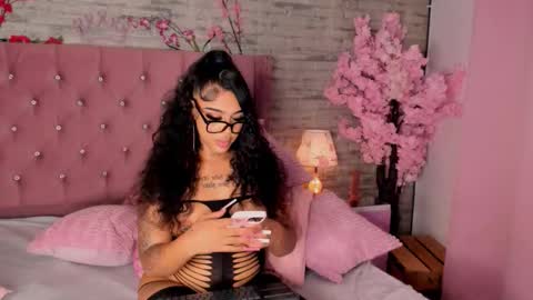 Khelany Isyy  online show from 09-17-25, 02:08