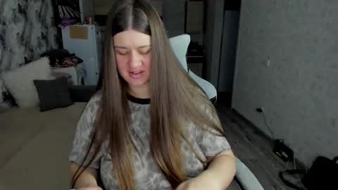 kianna_dior_ online show from 11-21-25, 10:36