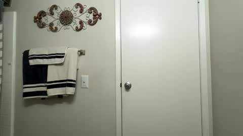 kiannaluv online show from 10-22-25, 02:28