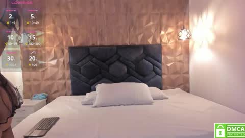 Snapshot of kiara_velvet__ chatting on 11-30-25, 03:43 kiara_velvet__ online show from 11-30-25, 03:43