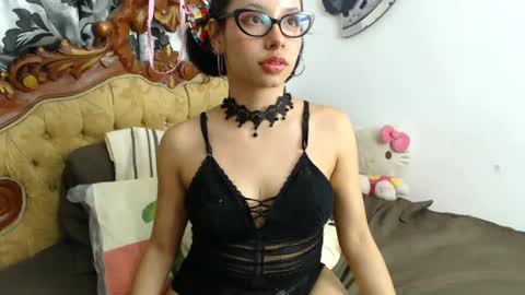 Snapshot of kiaralenon chatting on 01-06-25, 01:09 kiaralenon online show from 01-06-25, 01:09