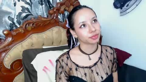 Snapshot of kiaralenon chatting on 01-29-25, 01:58 kiaralenon online show from 01-29-25, 01:58