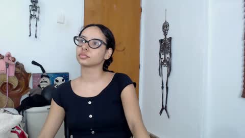 Snapshot of kiaralenon chatting on 10-01-25, 05:57 kiaralenon online show from 10-01-25, 05:57
