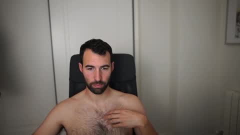 Snapshot of kiatog5 chatting on 03-12-25, 04:35 Manu online show from 03-12-25, 04:35