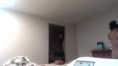 Snapshot of kibrombariu45 chatting on 02-21-25, 05:46 HunneysPlayRoom online show from 02-21-25, 05:46