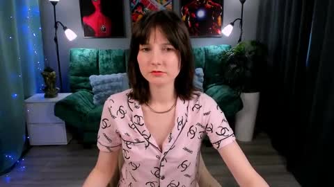 Kika online show from 04-02-26, 02:15