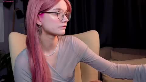 kiki_blue_eyes online show from 01-12-26, 04:07