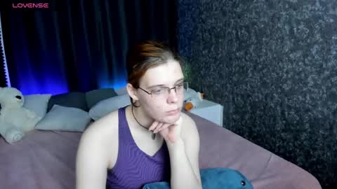 Kiki online show from 01-09-25, 04:39